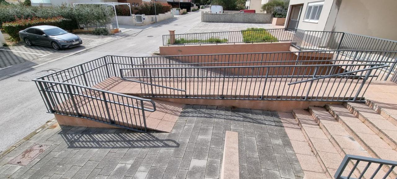 Apartmani Sunce I More Premantura Εξωτερικό φωτογραφία