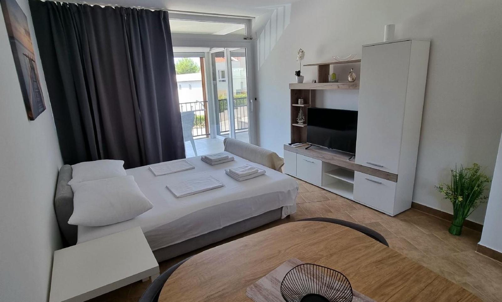 Apartmani Sunce I More Premantura Εξωτερικό φωτογραφία